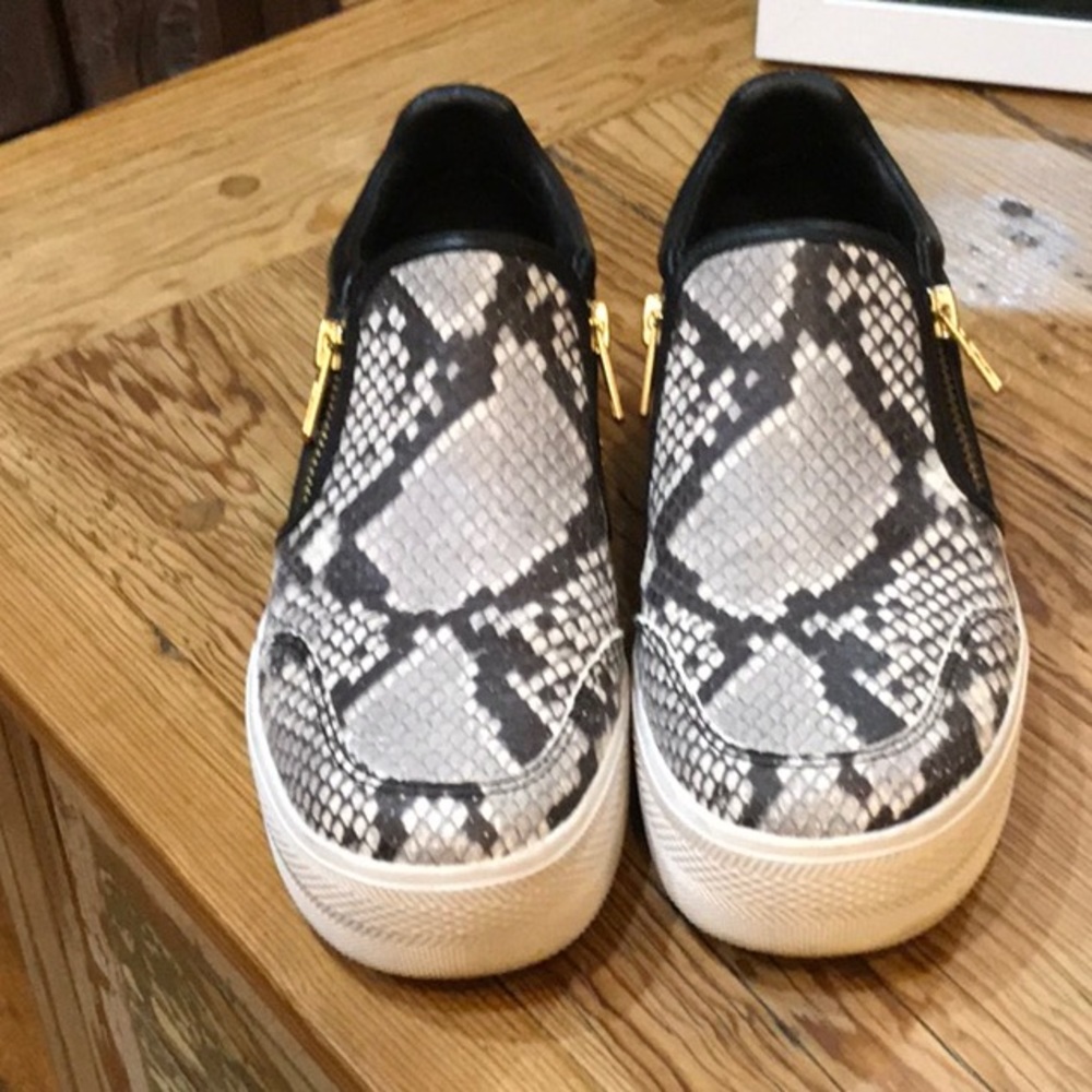Wedge sneakers